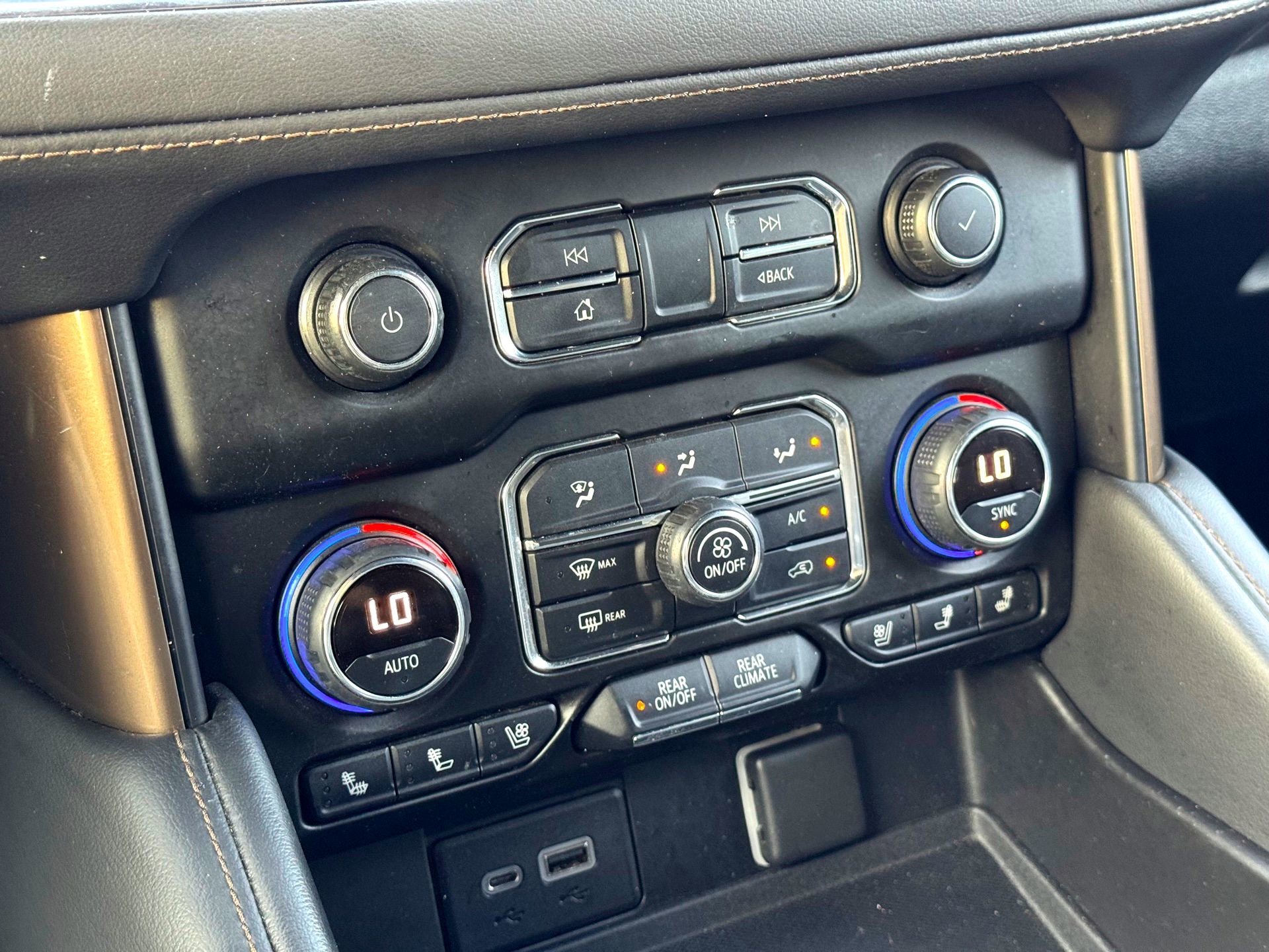 Used 2021 Chevrolet Tahoe High Country w/ Premium Package image 30