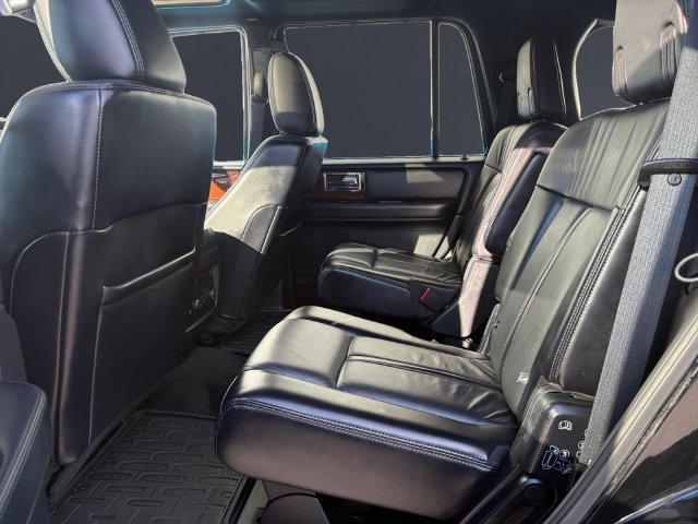 Used 2017 Lincoln Navigator Select AWD/4WD image 13