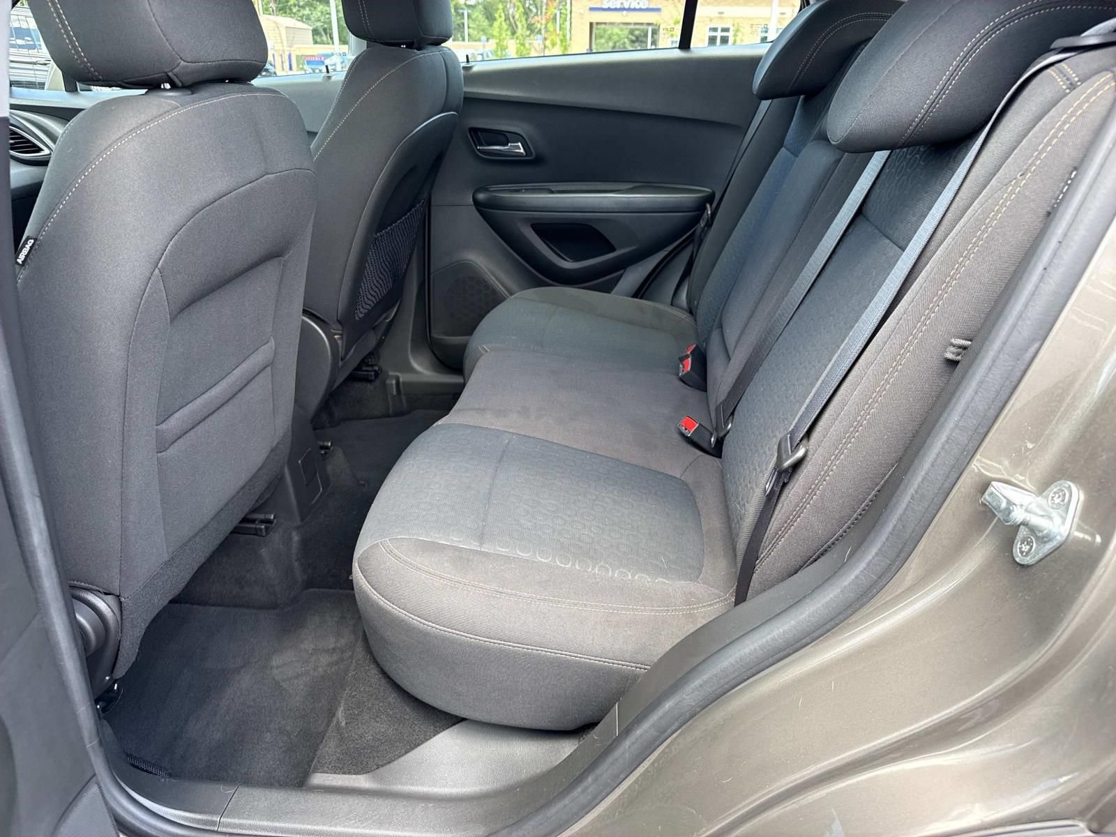 Used 2021 Chevrolet Trax LS AWD/4WD image 28
