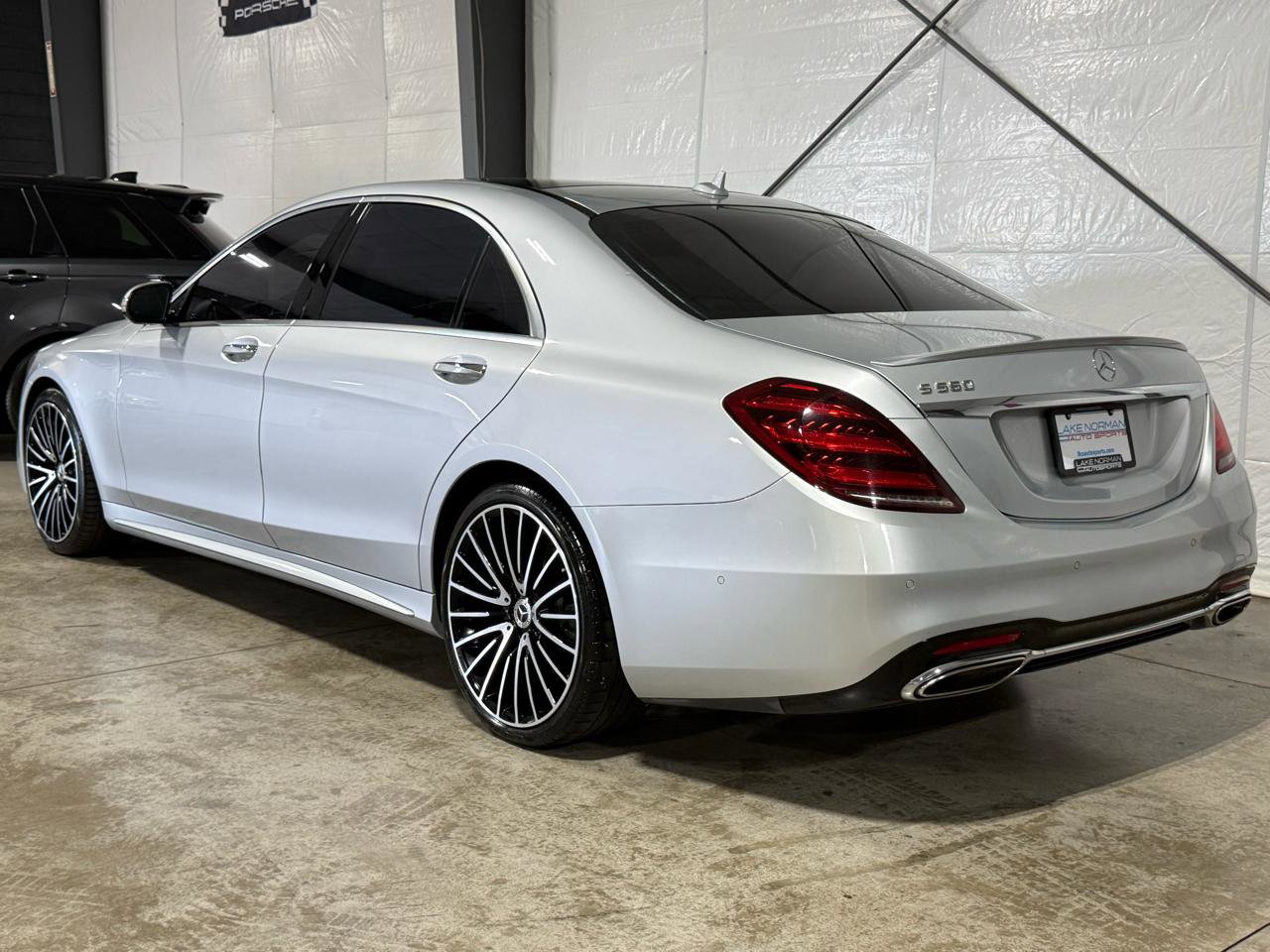 Used 2019 Mercedes-Benz S 560 Sedan image 4