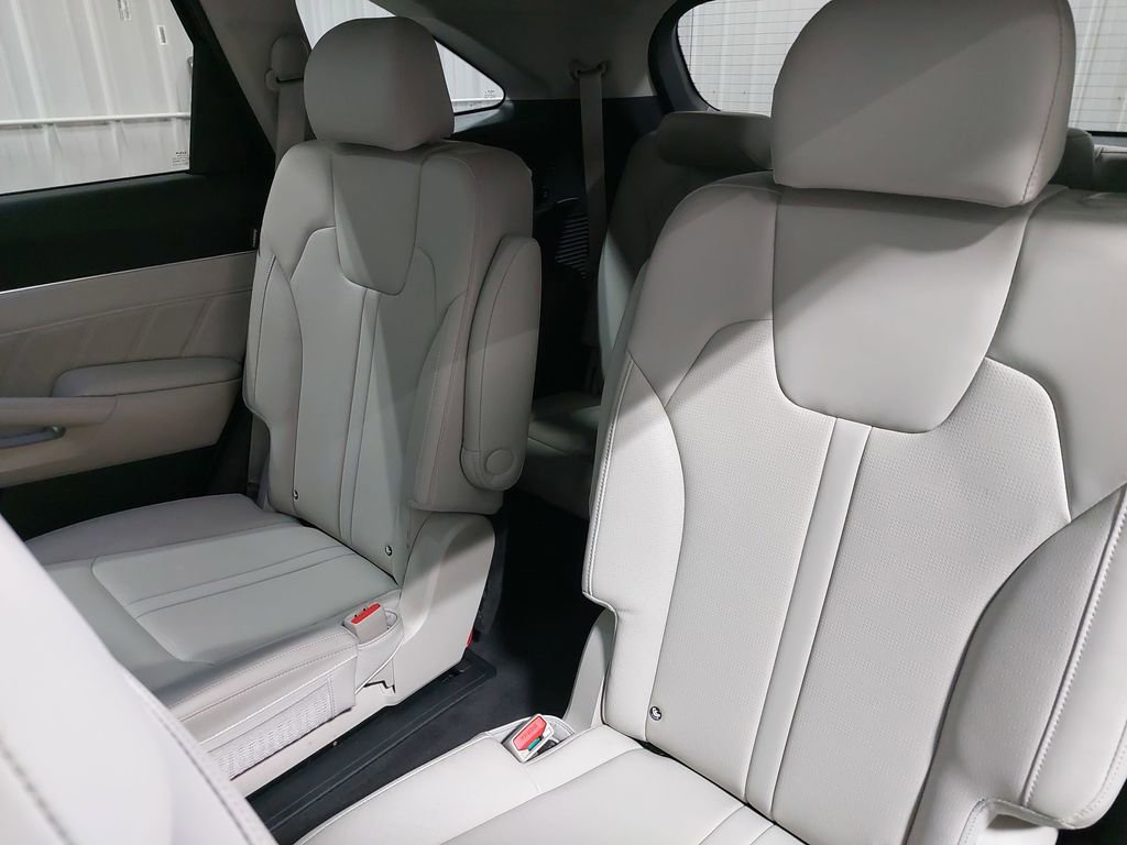 Used 2024 Kia Sorento SX image 16