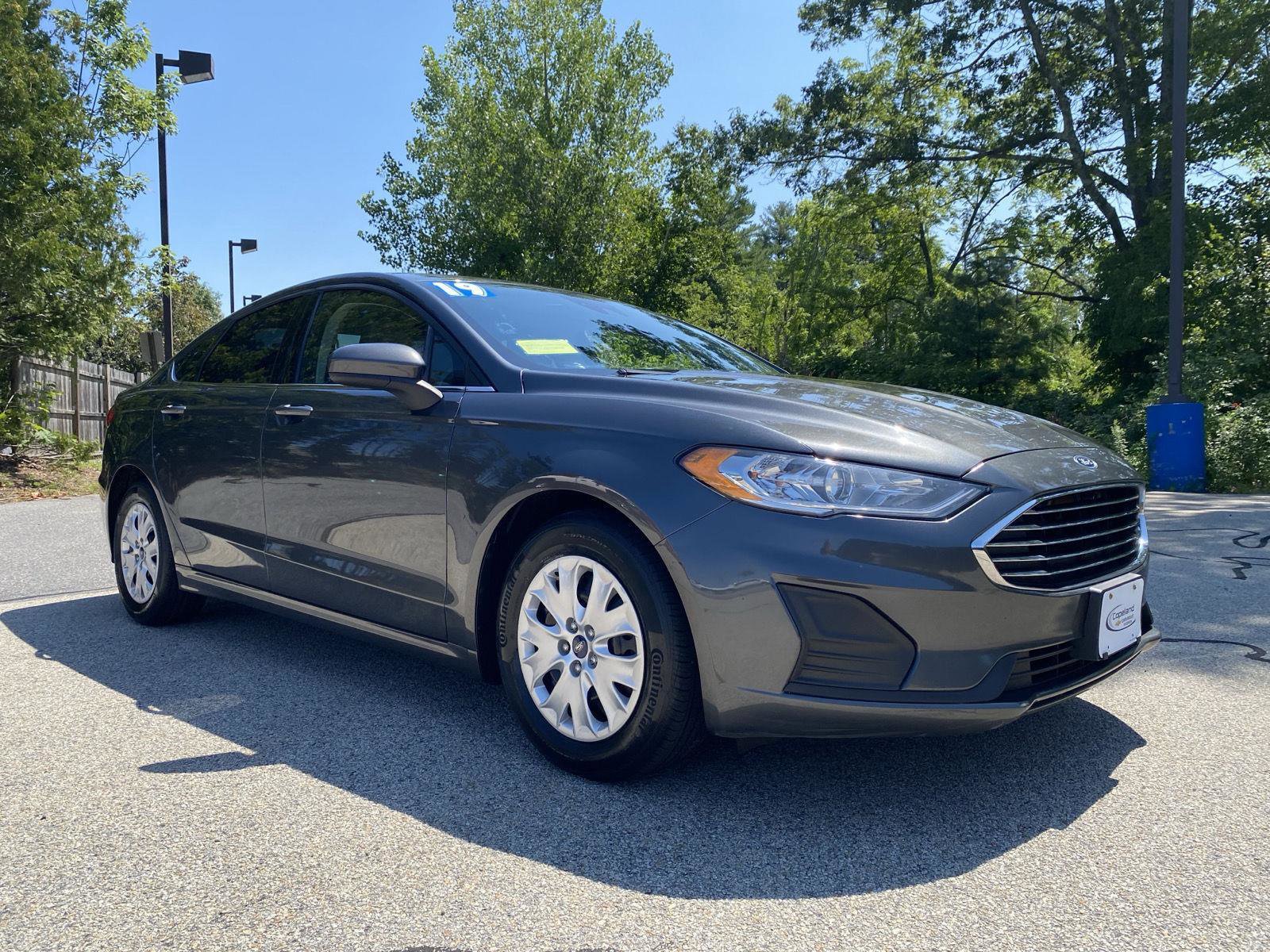 Used 2019 Ford Fusion S image 1