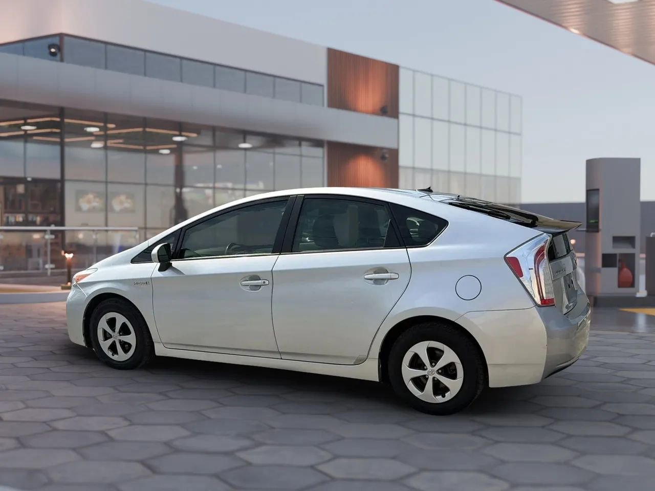 Used 2014 Toyota Prius Three image 5