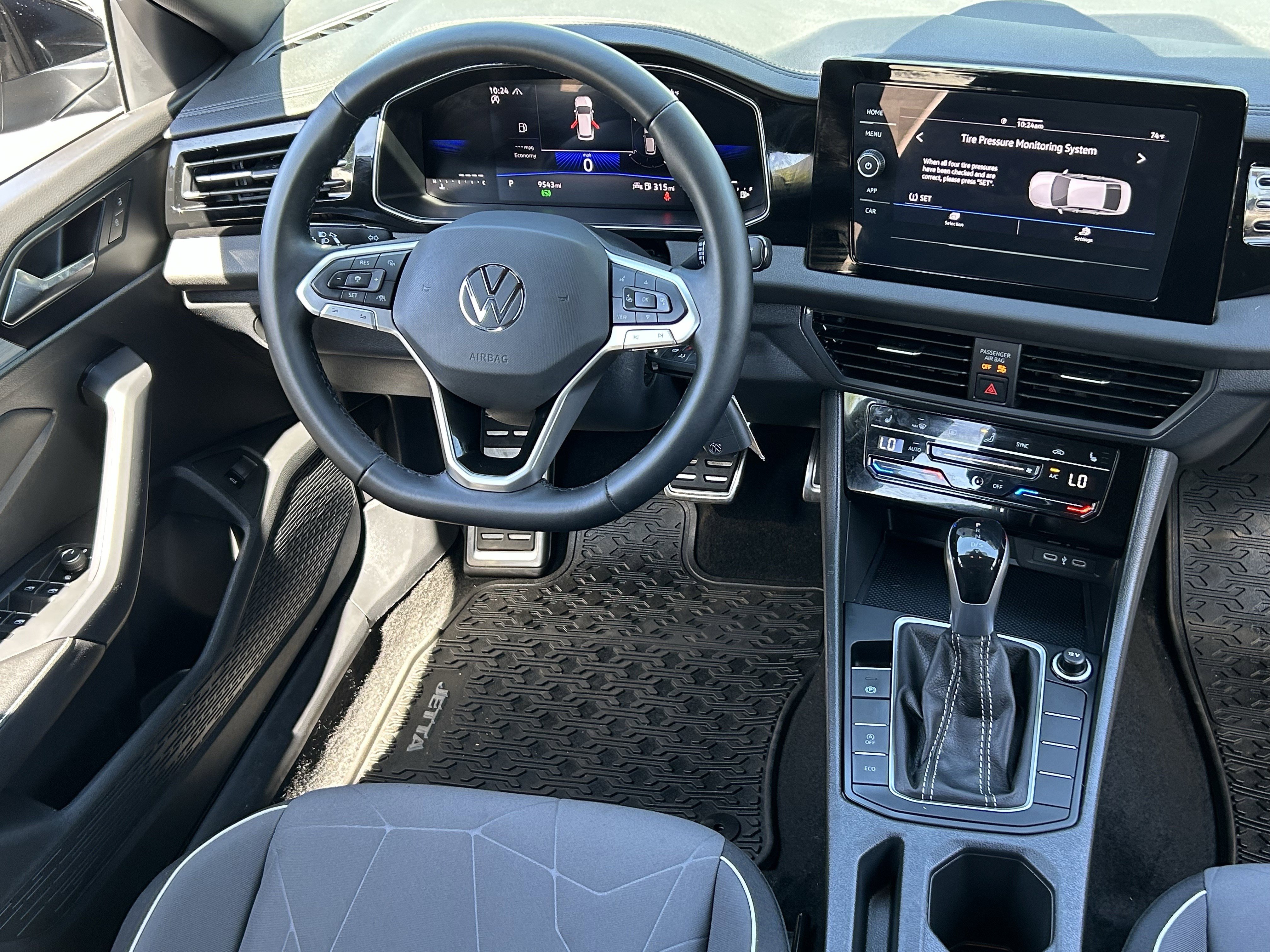 Used 2025 Volkswagen Jetta Sport image 12