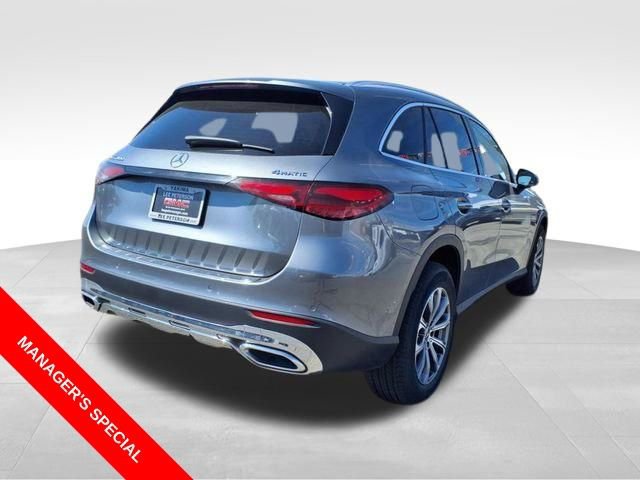 Used 2023 Mercedes-Benz GLC 300 4MATIC image 2