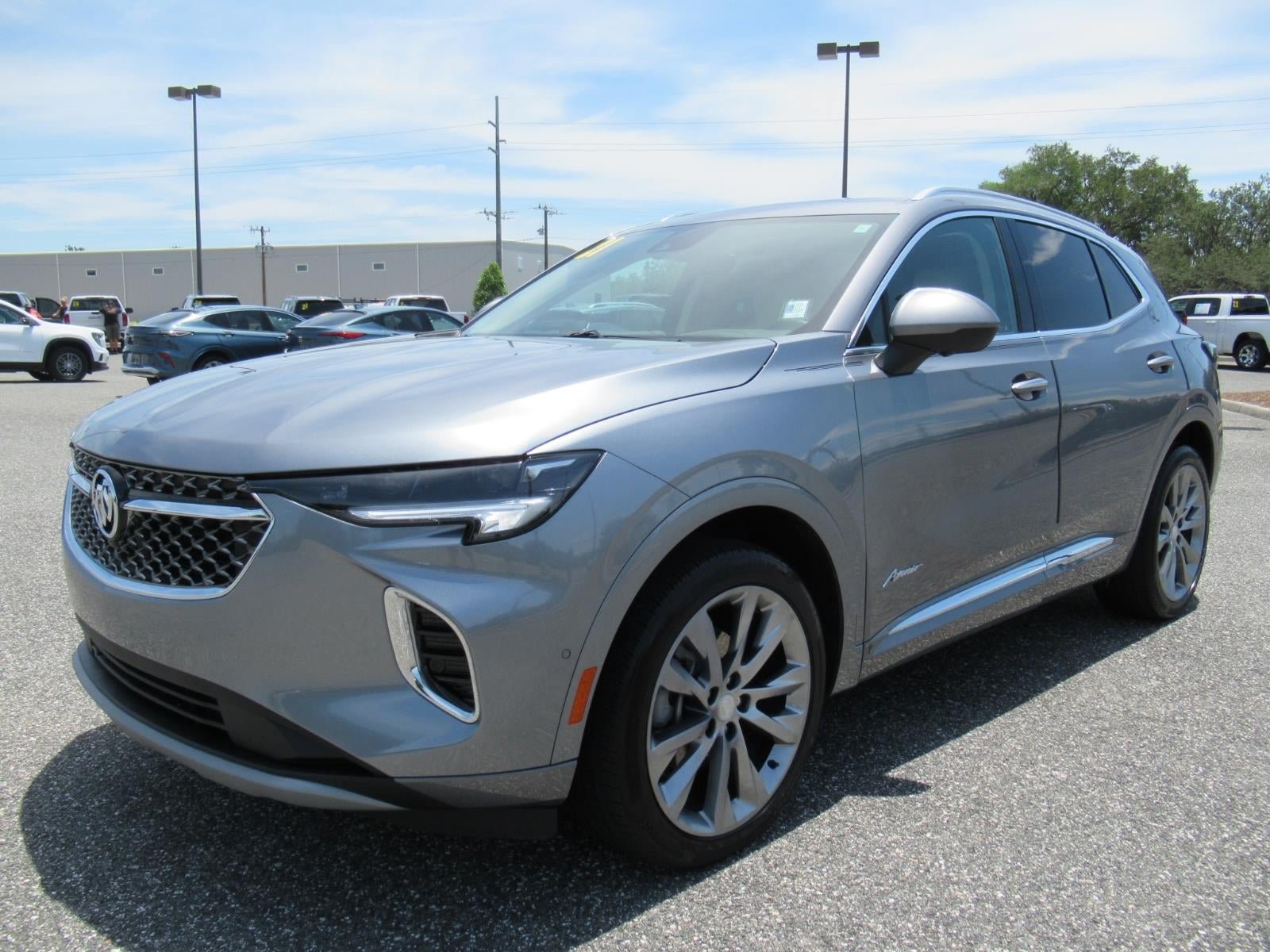 Used 2021 Buick Envision Avenir w/ Technology Package II FWD image 3