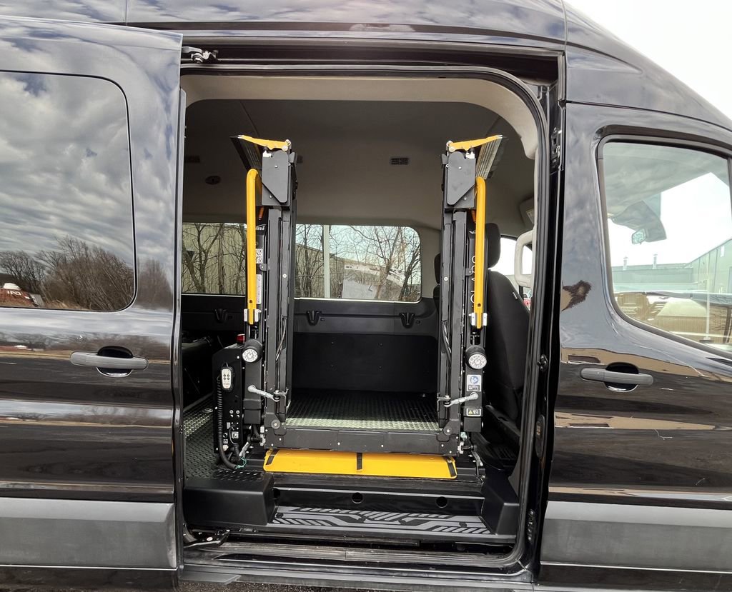 Used 2021 Ford Transit 350 XLT image 27