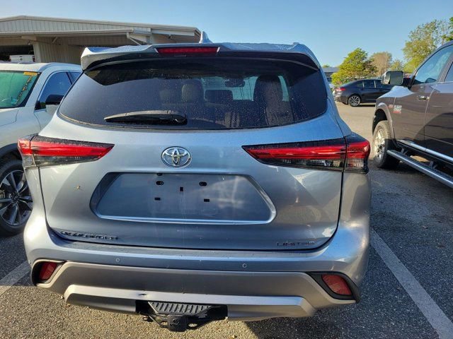 Used 2022 Toyota Highlander Limited image 5