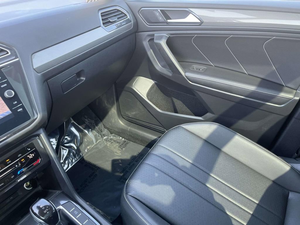 Certified 2023 Volkswagen Tiguan SE w/ Panoramic Sunroof Package image 34