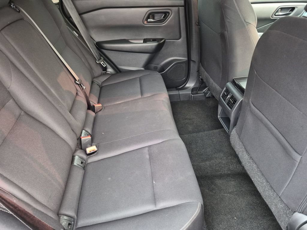 Used 2024 Nissan Rogue S AWD/4WD image 26