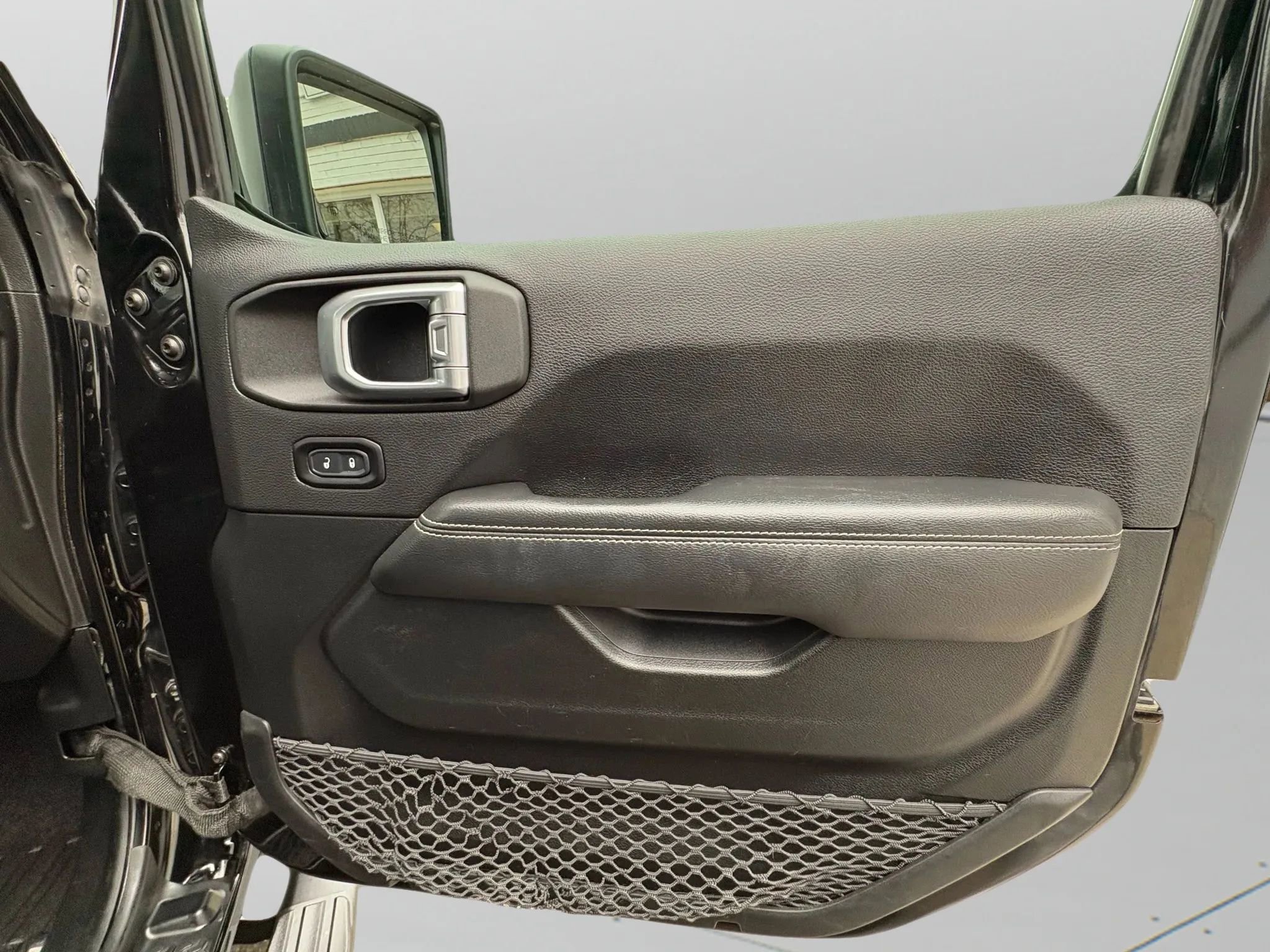 Used 2020 Jeep Gladiator Overland image 13