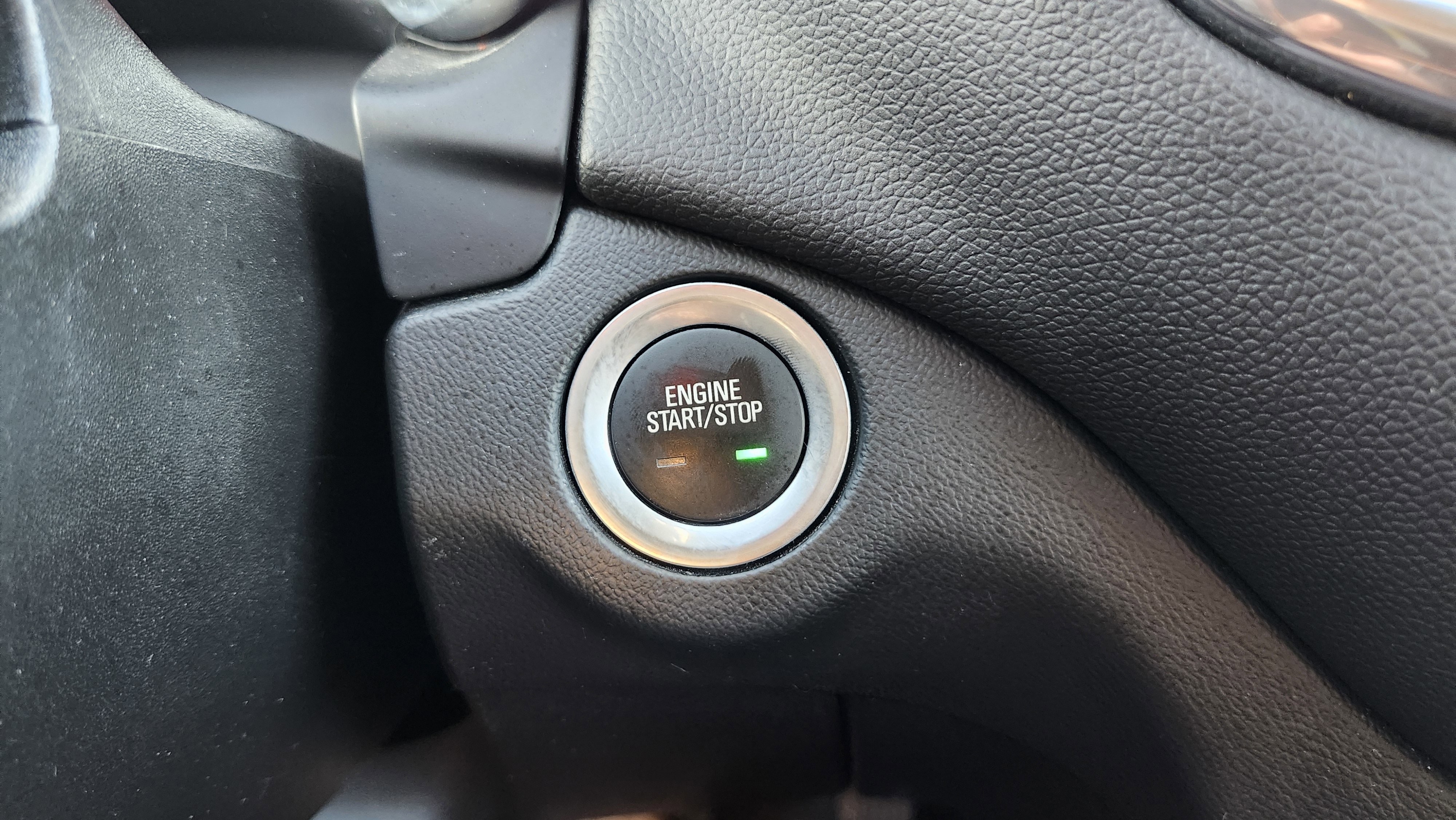 Used 2020 Chevrolet Equinox LT w/ Midnight Edition image 35