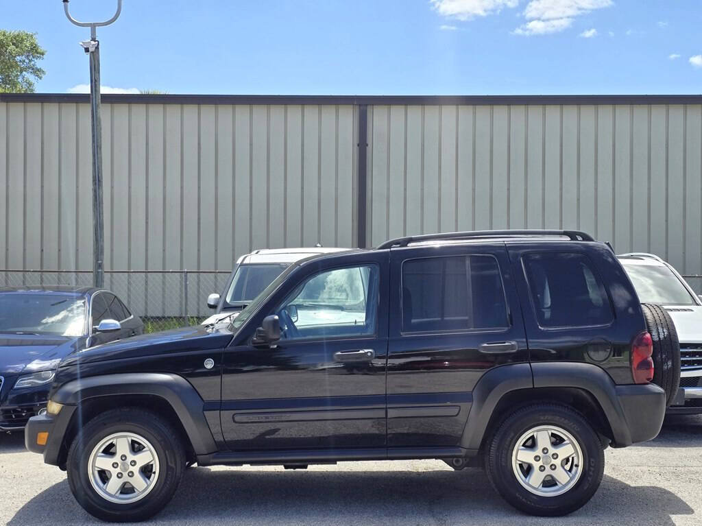 Used 2006 Jeep Liberty Sport AWD/4WD image 3
