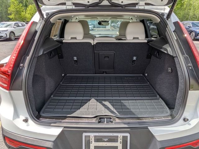 Used 2024 Volvo XC40 B5 Ultimate AWD/4WD image 34