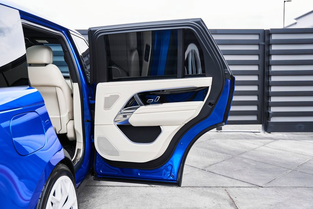 Used 2025 Land Rover Range Rover Long Wheelbase SE image 24