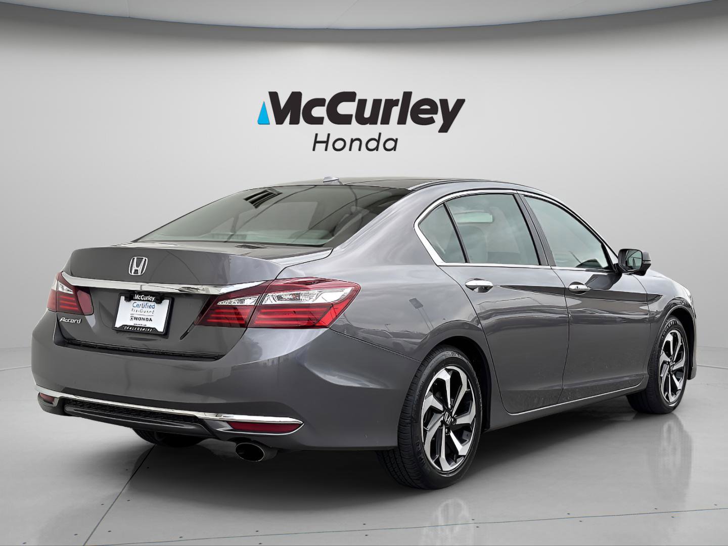 Certified 2017 Honda Accord EX-L image 3