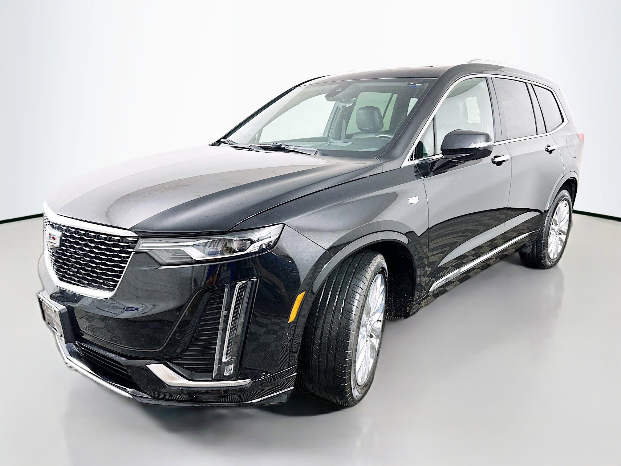 Used 2022 Cadillac XT6 Premium Luxury w/ Technology Package image 3