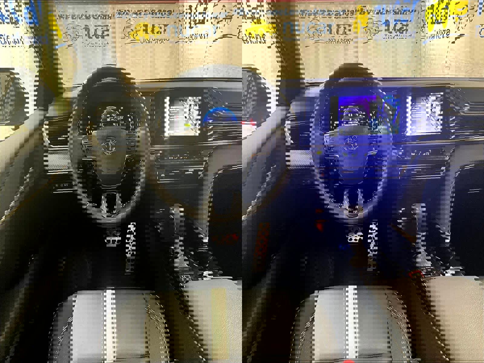 Used 2025 Toyota Camry SE FWD image 17