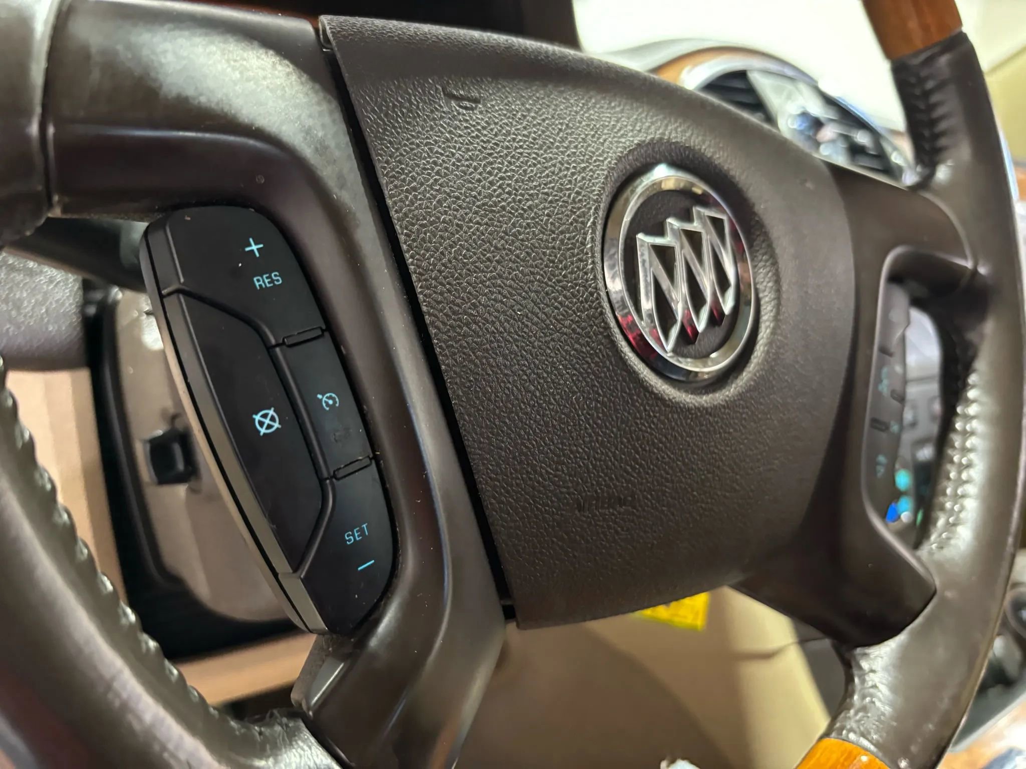 Used 2011 Buick Enclave CXL w/ Trailering Provision Package AWD/4WD image 27