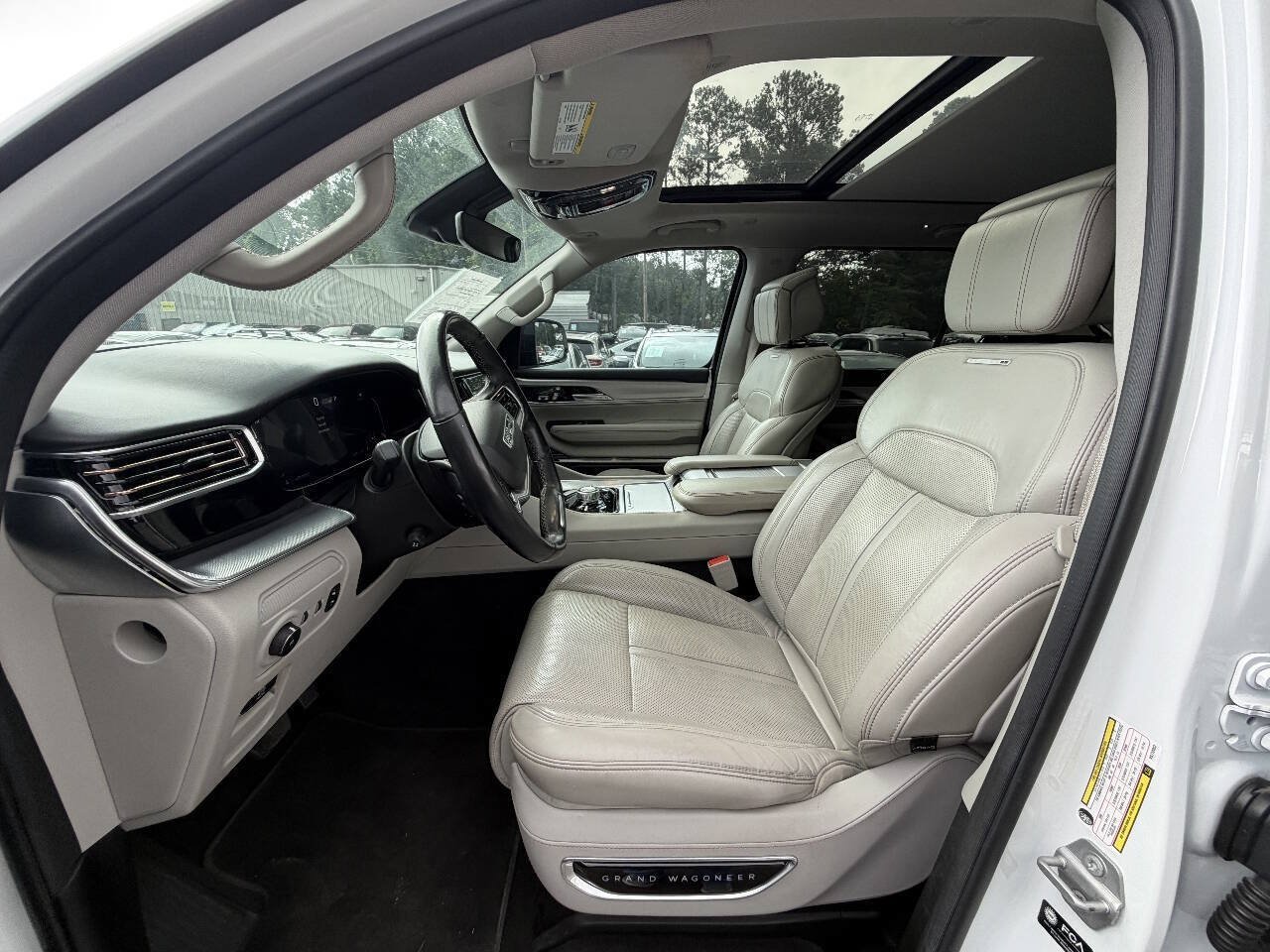 Used 2022 Jeep Grand Wagoneer Series I AWD/4WD image 14