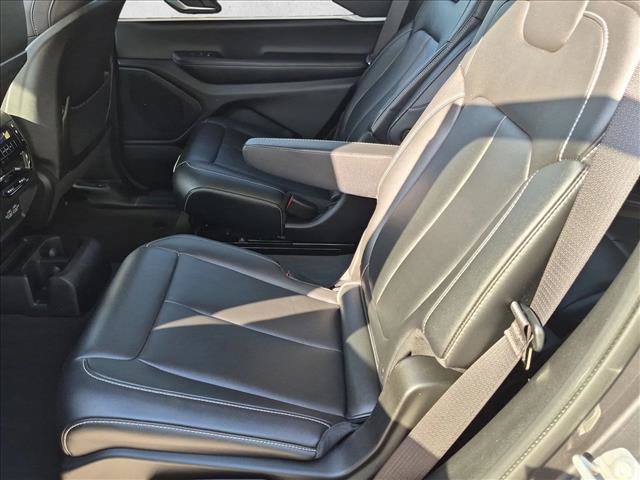 Used 2023 Jeep Grand Cherokee L Limited RWD image 19