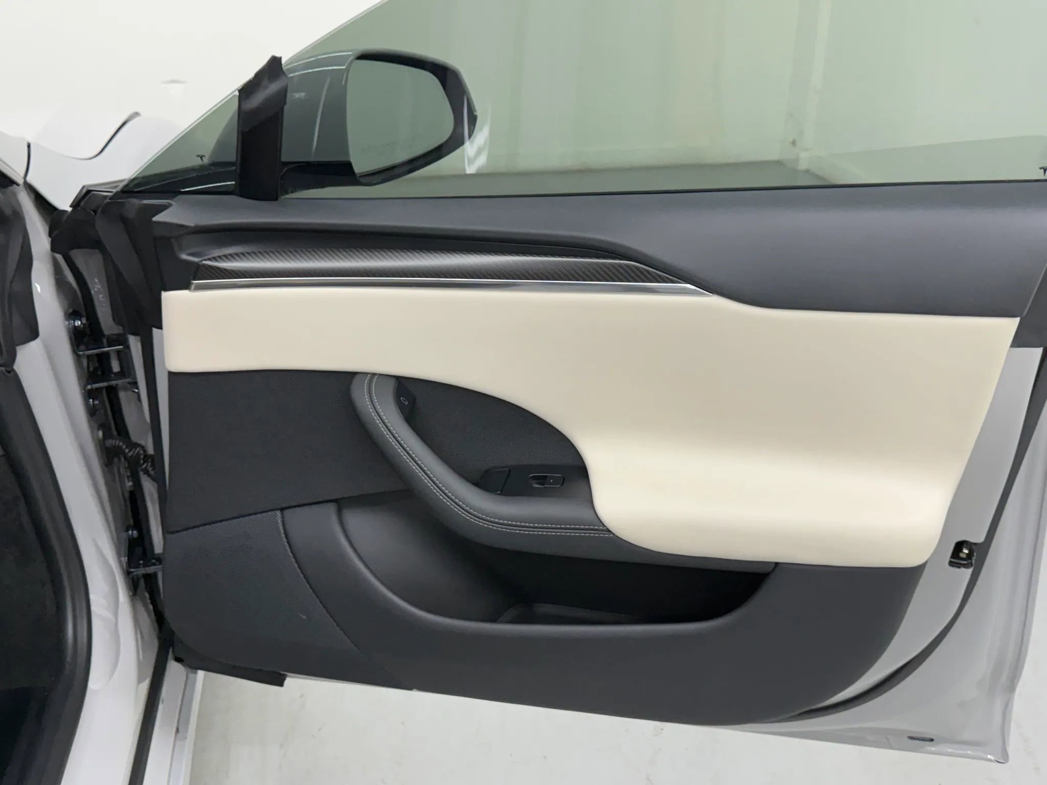 Used 2022 Tesla Model S Plaid image 16