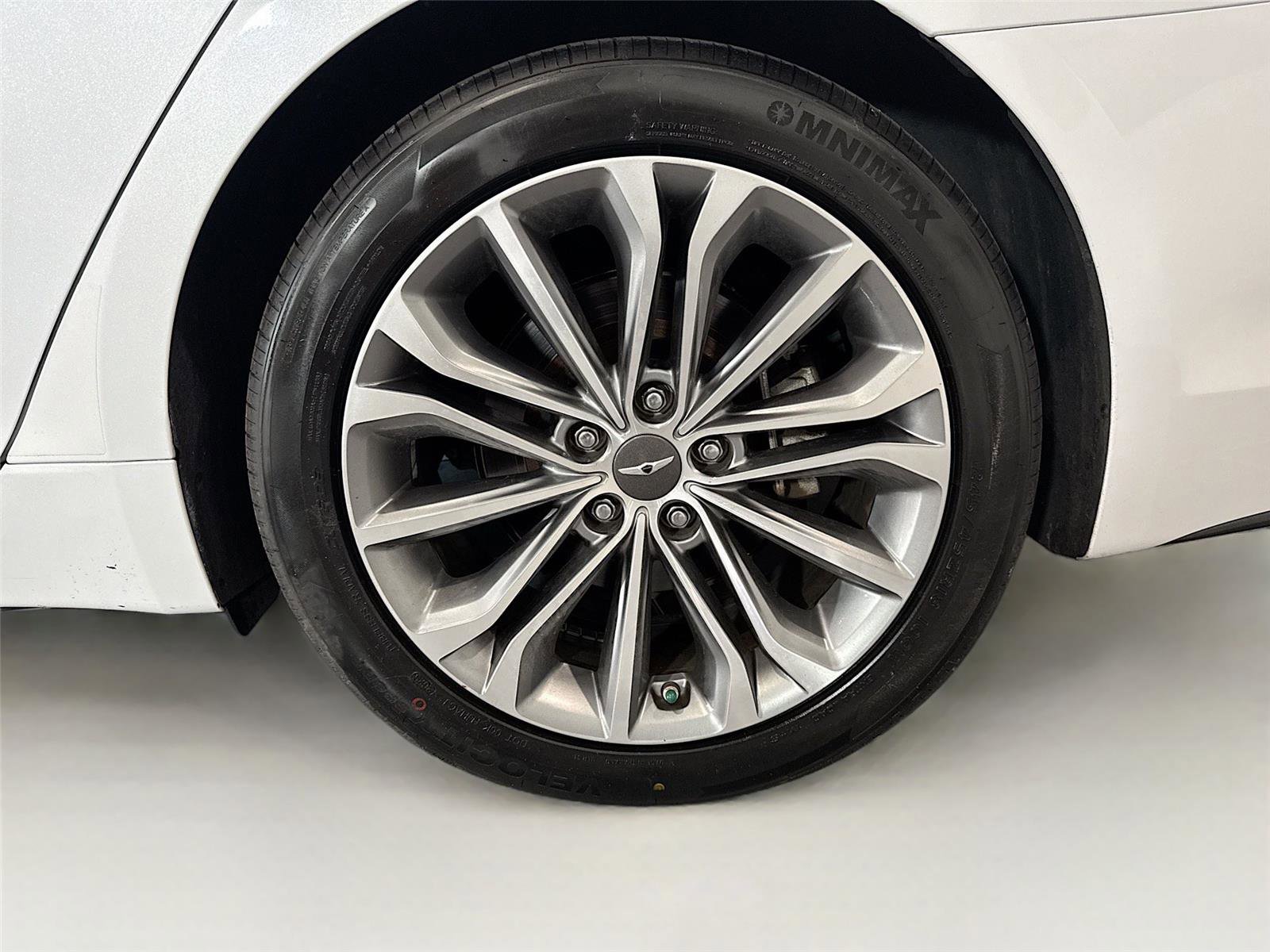 Used 2017 Genesis G80 3.8 w/ Option Group 03 image 32