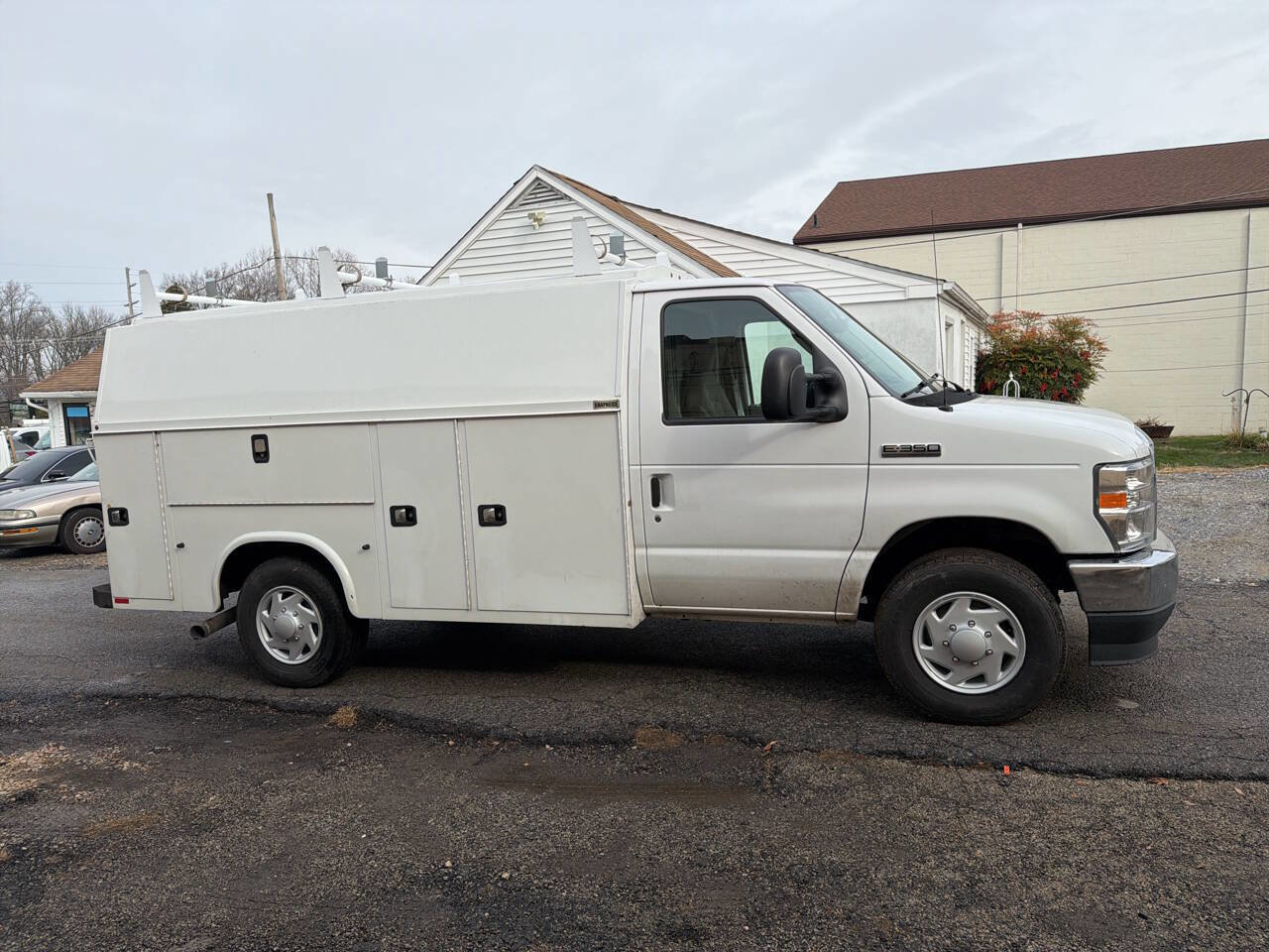 Used 2022 Ford E-350 and Econoline 350 Super Duty w/ Power Windows & Locks Group RWD image 10