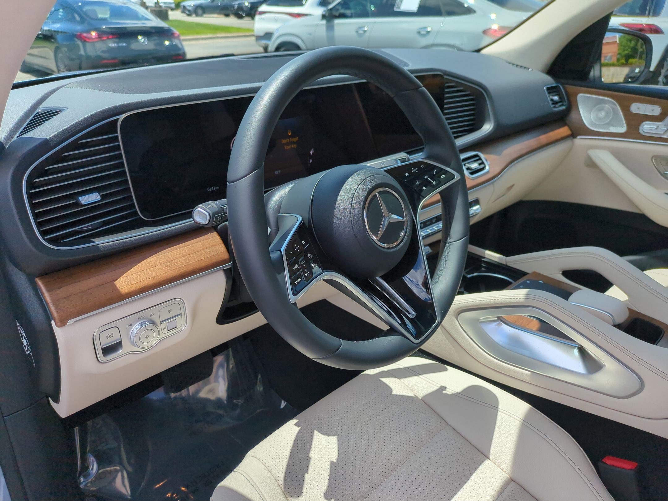Certified 2025 Mercedes-Benz GLE 450e 4MATIC image 16