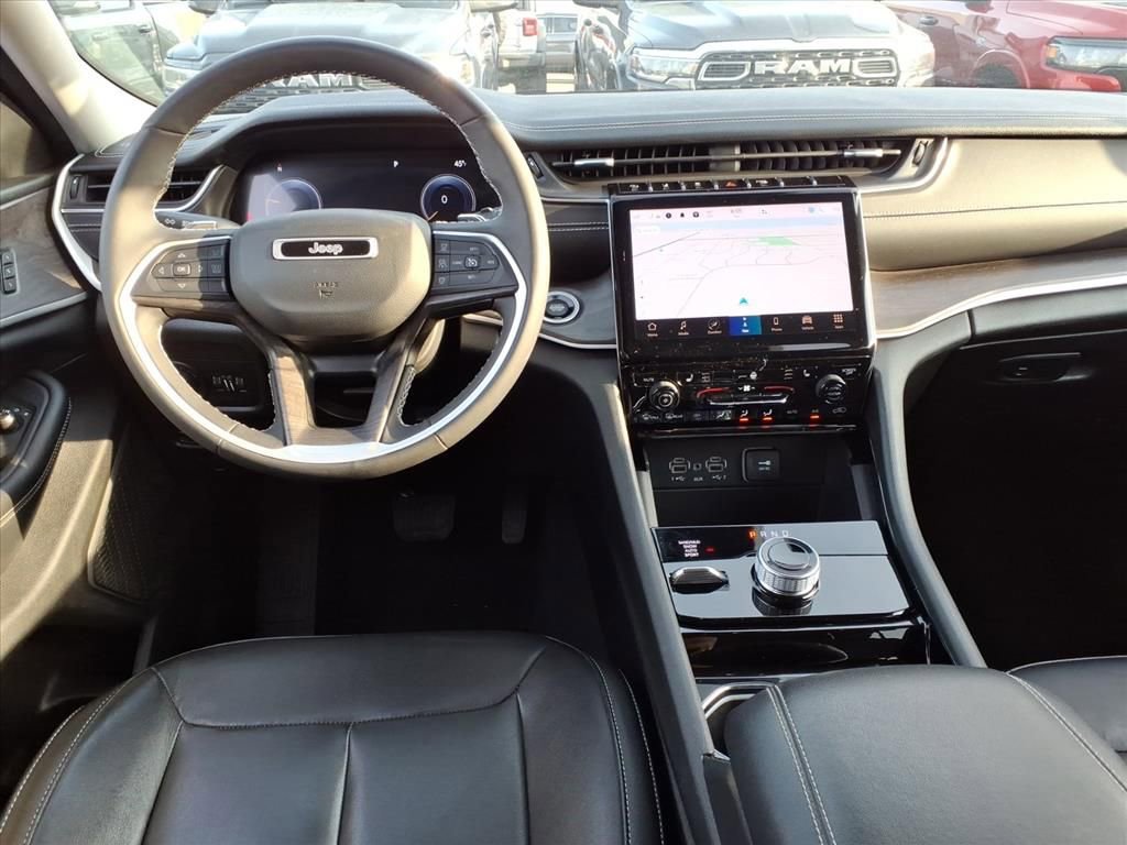 Certified 2023 Jeep Grand Cherokee L Limited w/ Black Appearance Package image 15