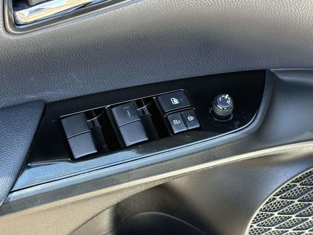 Used 2022 Toyota Prius Prime XLE FWD image 9