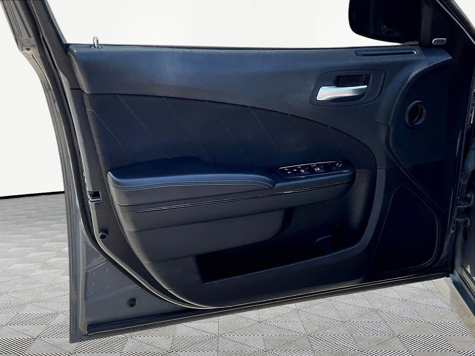 Used 2023 Dodge Charger R/T w/ Blacktop Package RWD image 21