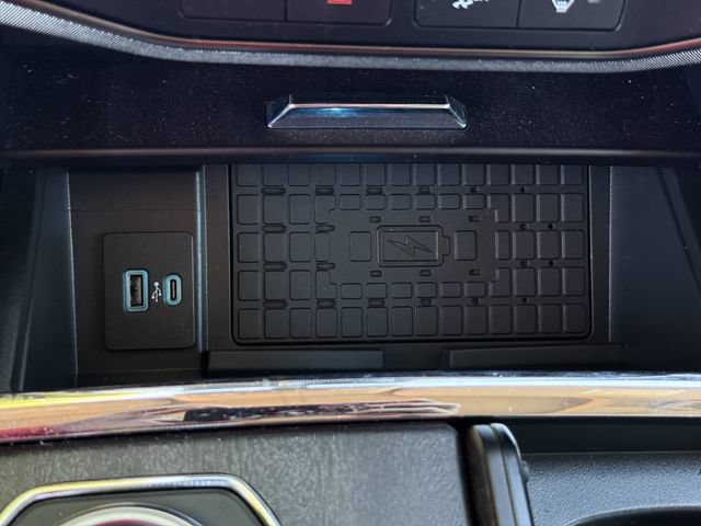 Used 2024 Ford Expedition Platinum RWD image 18