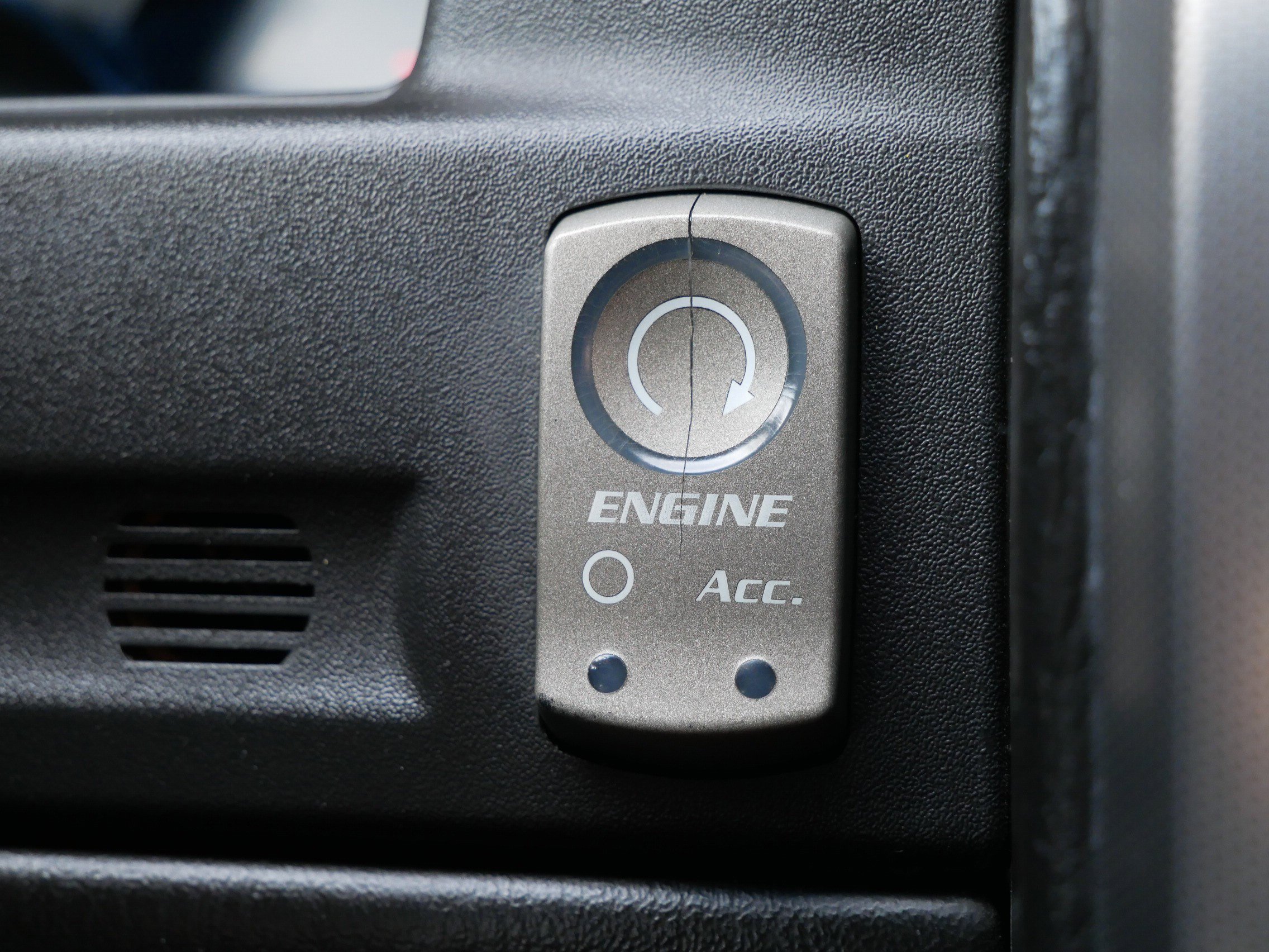 Used 2007 Cadillac XLR RWD image 24