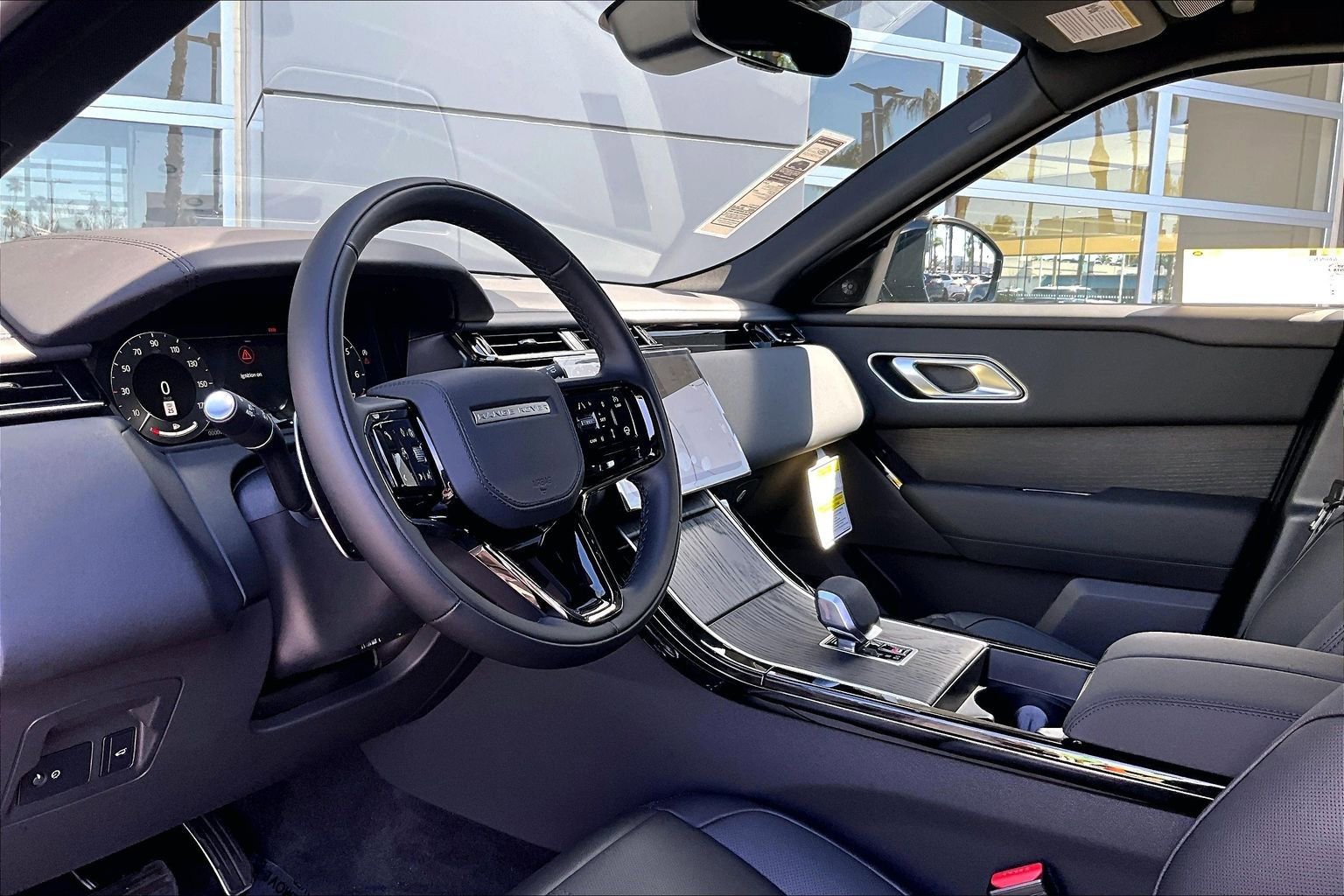 New 2026 Land Rover Range Rover Velar Dynamic SE image 6