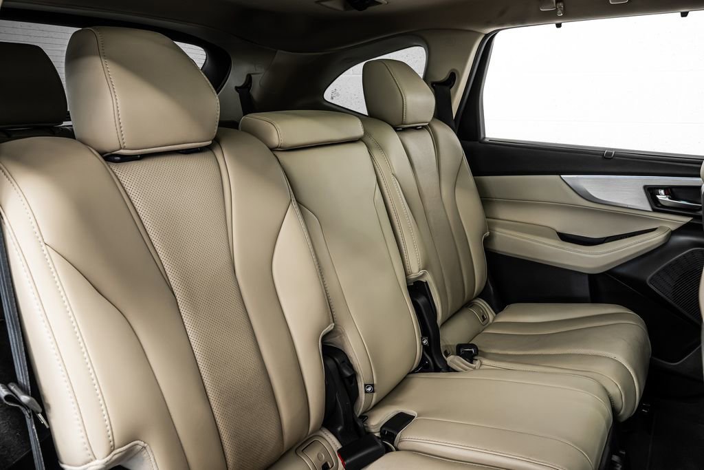 Certified 2023 Acura MDX FWD w/ Technology Package image 30