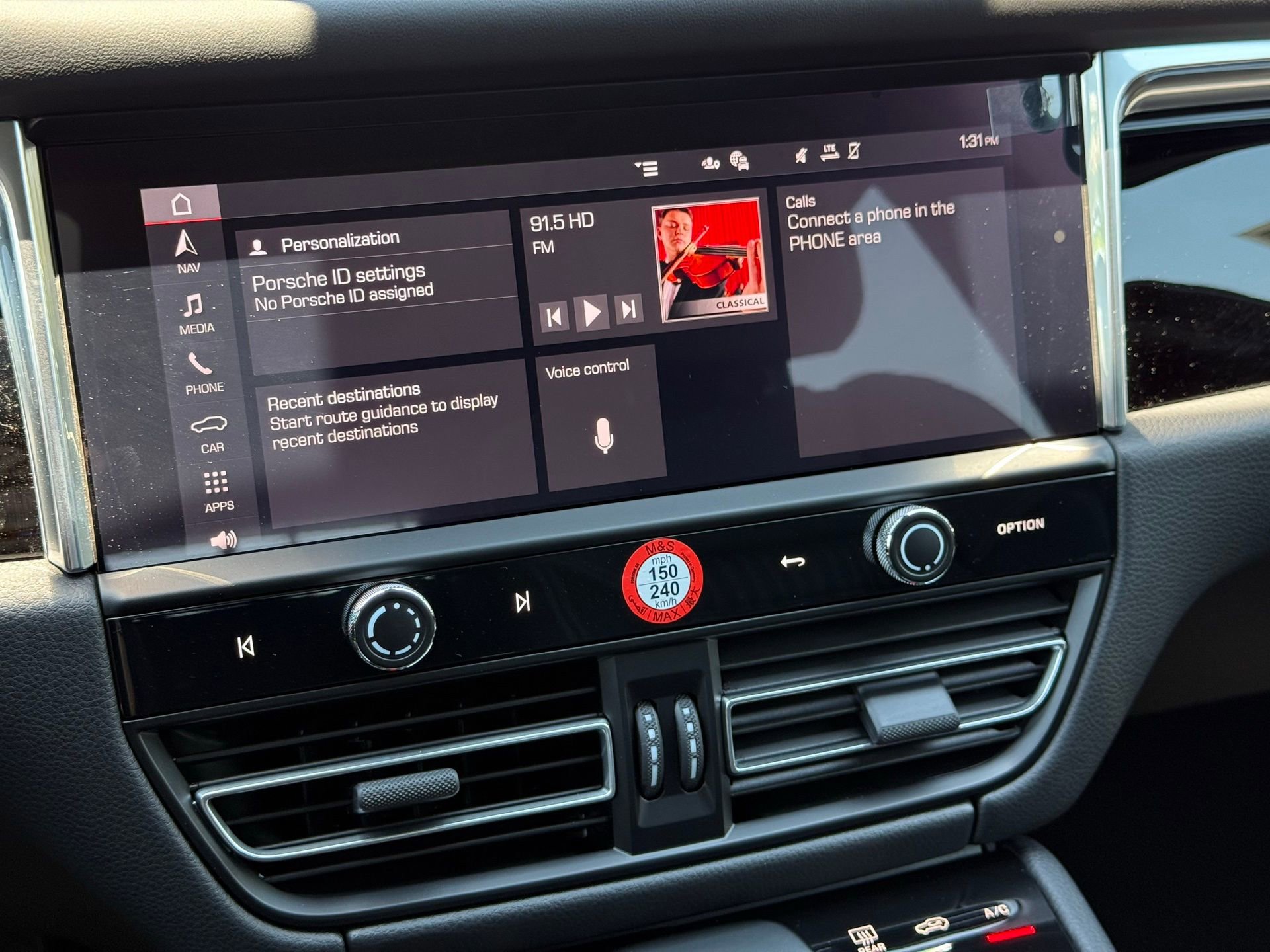 Used 2025 Porsche Macan image 19