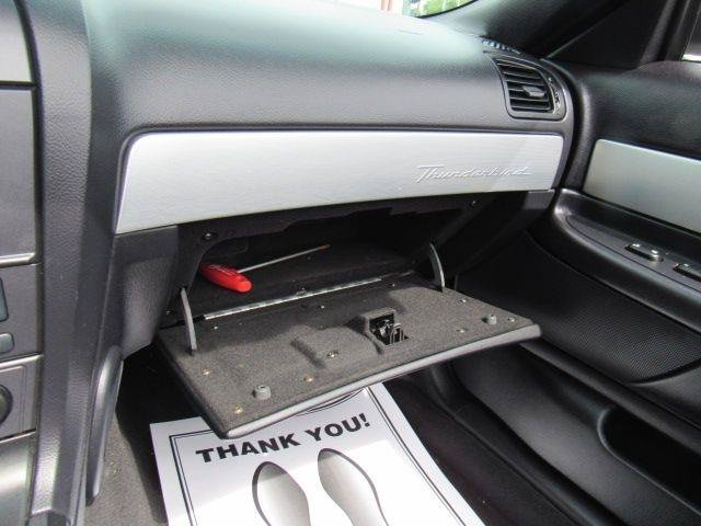 Used 2005 Ford Thunderbird RWD image 28