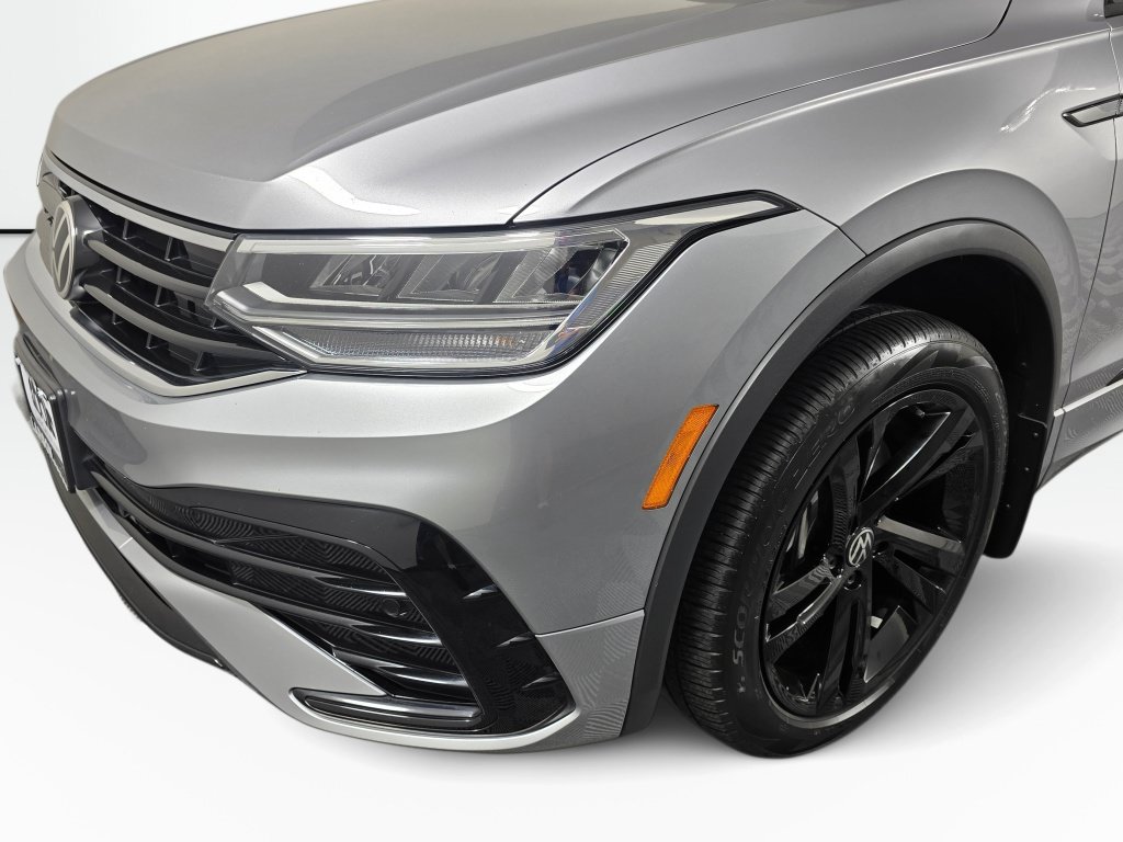 Used 2024 Volkswagen Tiguan SE R-Line AWD/4WD image 10