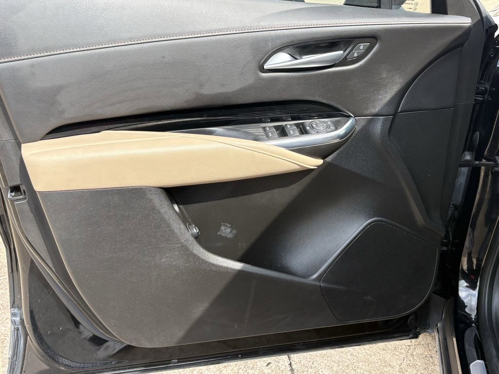 Used 2024 Cadillac XT4 Luxury w/ Cold Weather Package image 10