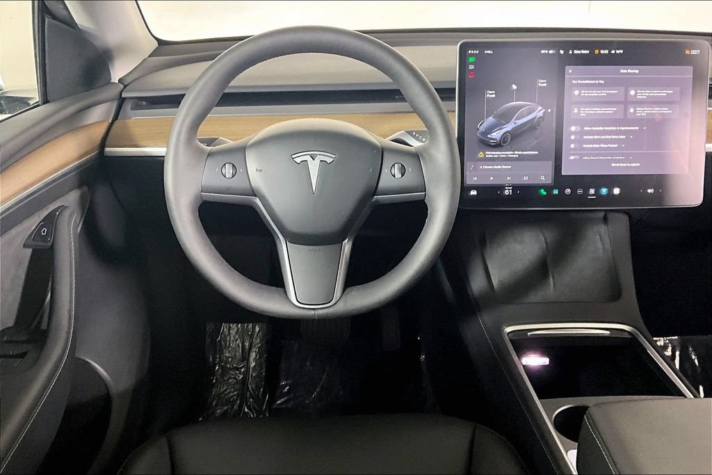 Used 2024 Tesla Model Y Long Range AWD/4WD image 4