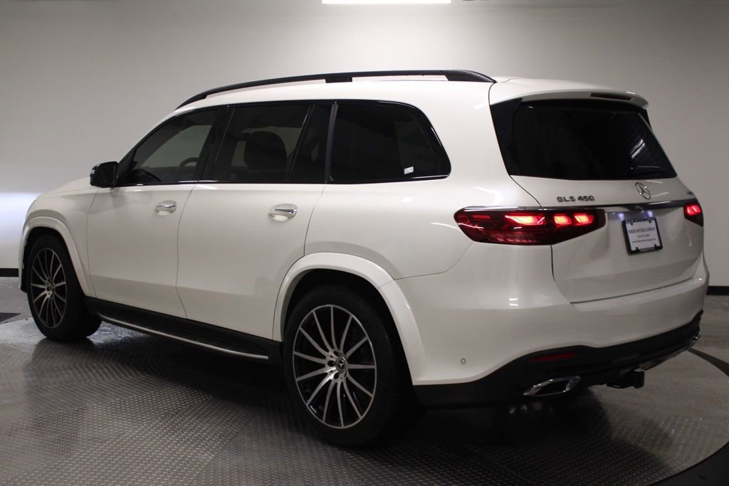 Used 2024 Mercedes-Benz GLS 450 4MATIC image 3
