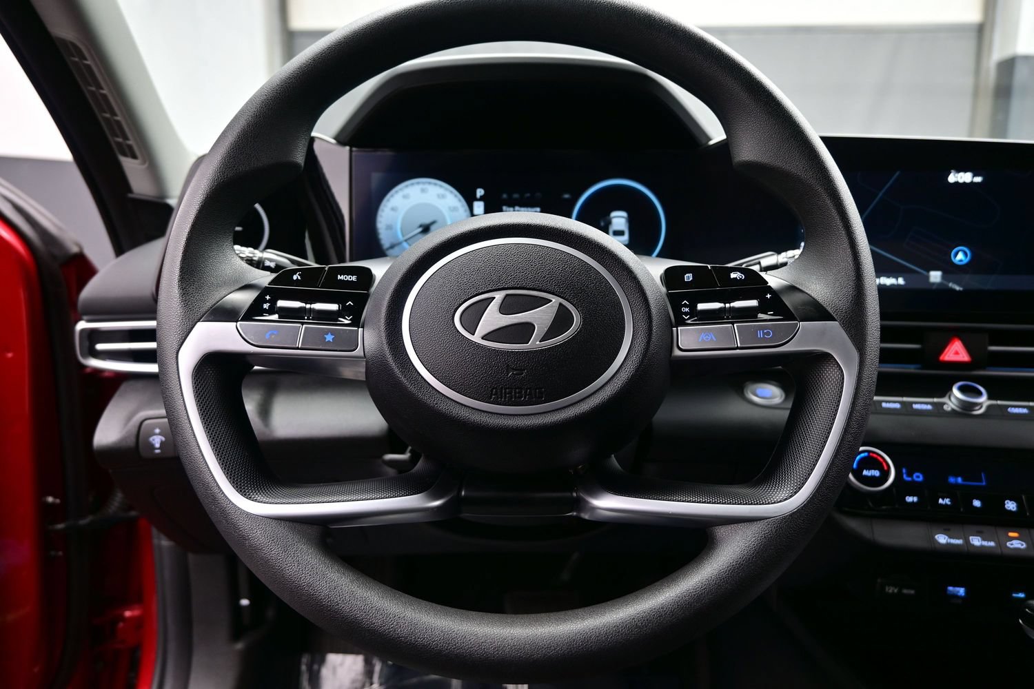 Certified 2024 Hyundai Elantra SEL FWD image 22