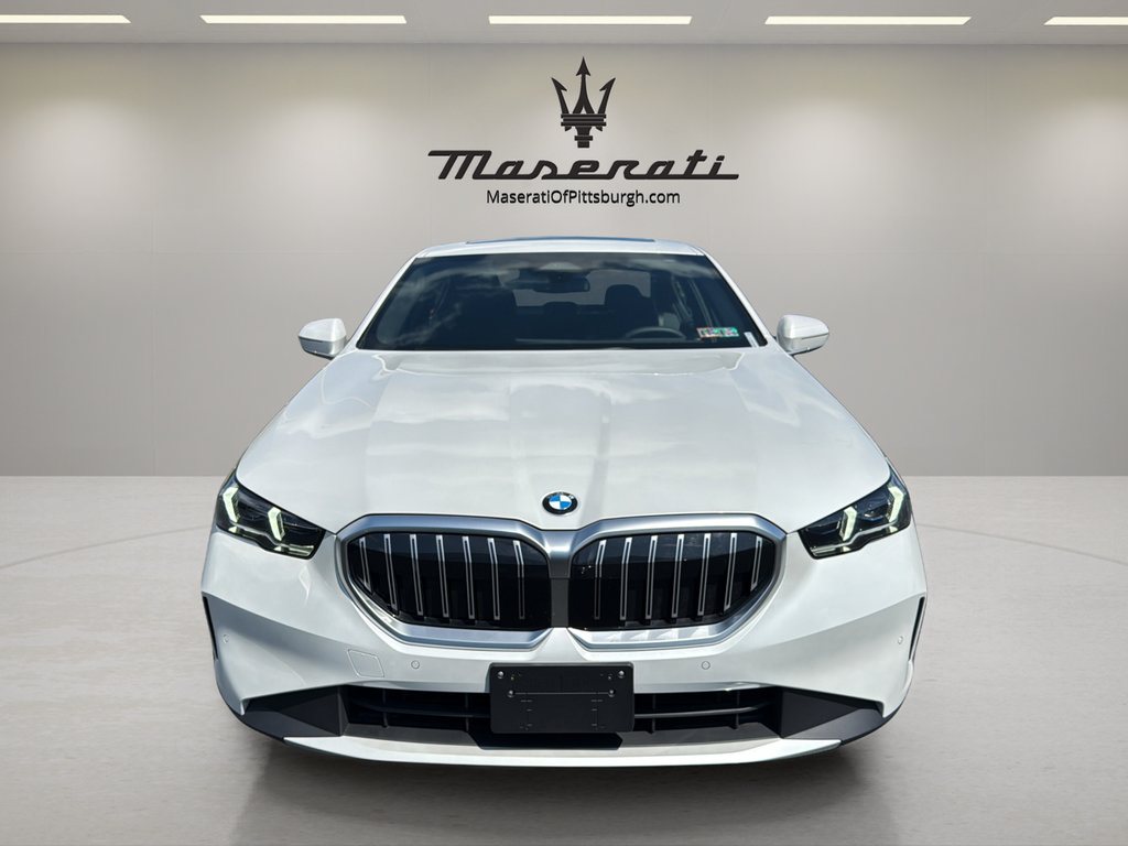 Used 2026 BMW 540i xDrive w/ Premium Package AWD/4WD image 2