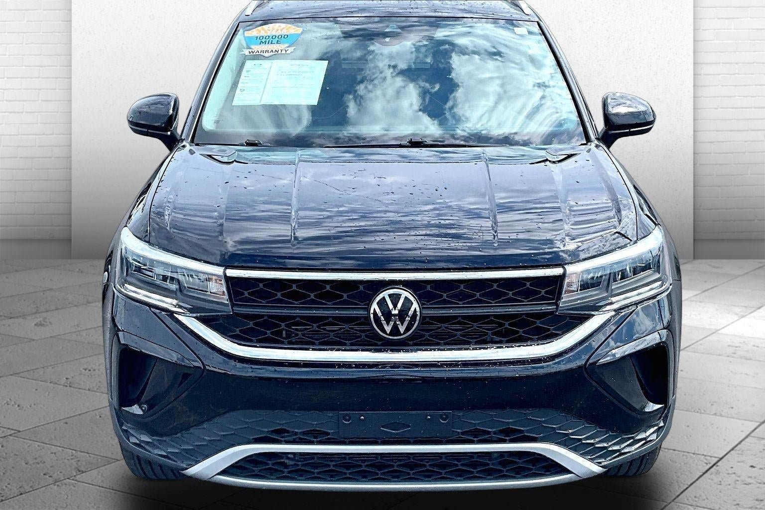 Used 2023 Volkswagen Taos SE AWD/4WD image 2