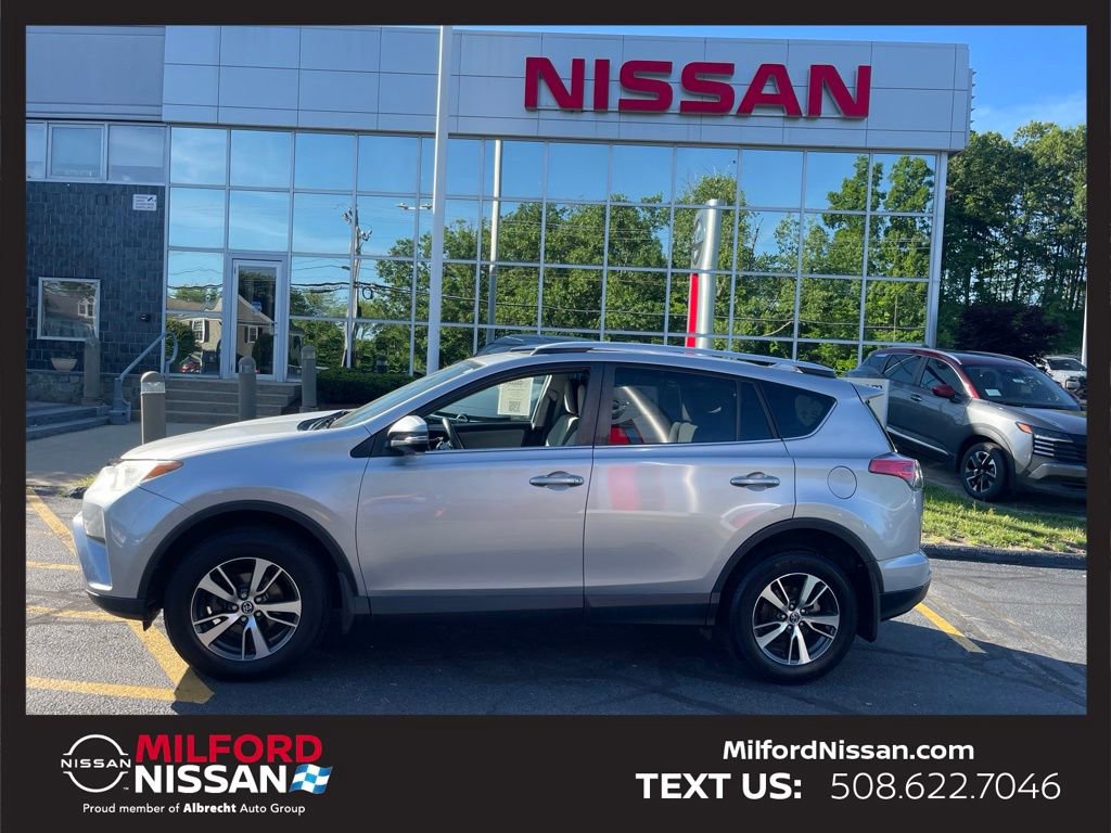 Used 2016 Toyota RAV4 XLE AWD/4WD image 2