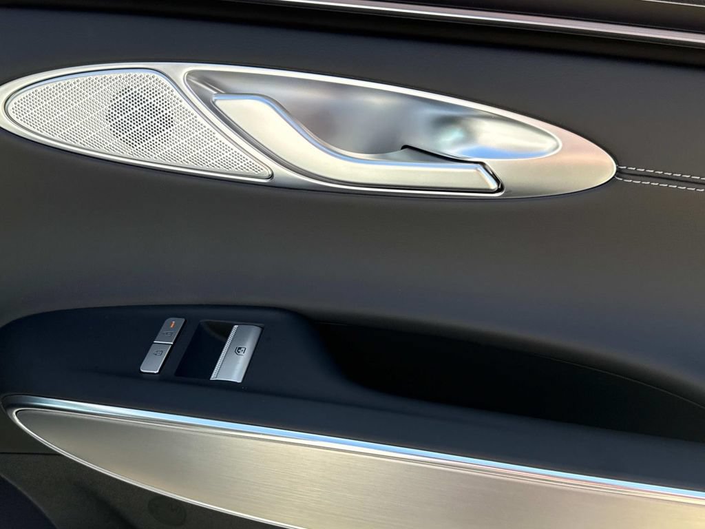New 2026 Genesis GV70 2.5T Select AWD/4WD image 17