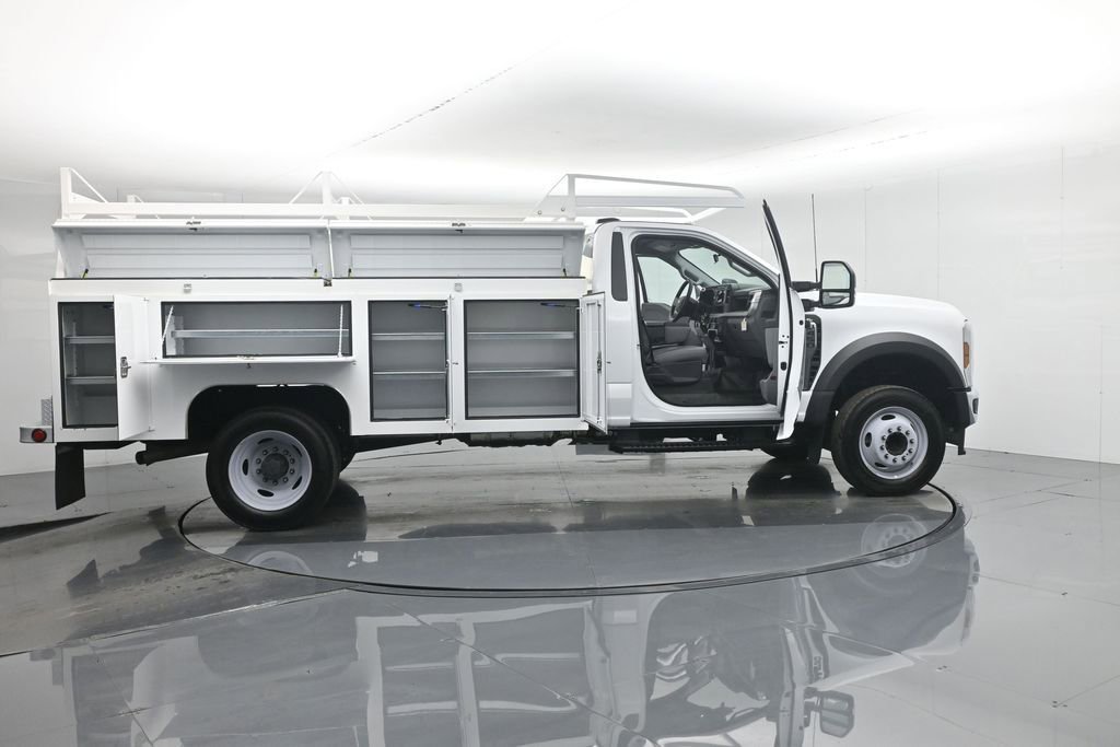 New 2025 Ford F450 XL w/ XL Chrome Package RWD image 4