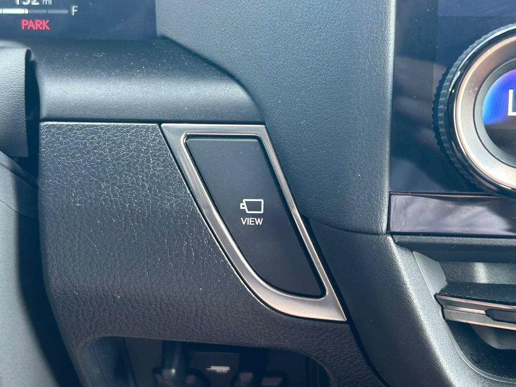 Used 2025 Lexus GX 550 w/ Accessory Package (2T) AWD/4WD image 35