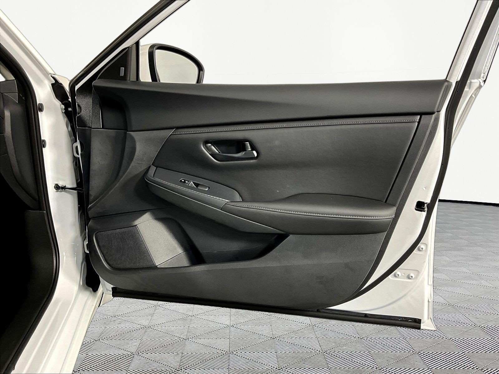 Certified 2025 Nissan Sentra S FWD image 25